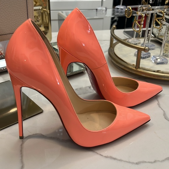 - Worn once! So Kate’s in a beautiful coral - Picture 6 of 8